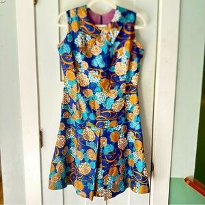 True vintage dress size s floral satin 
Gorgeous work of art